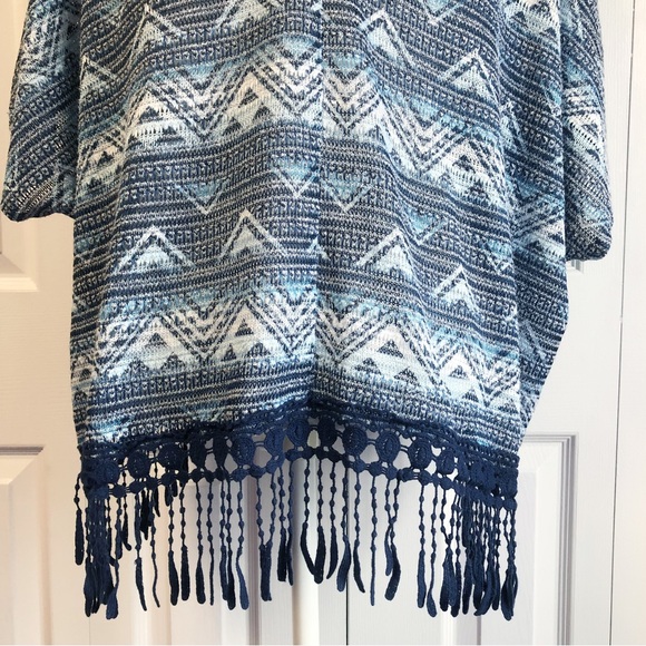 Almost Famous Blue Boho Tribal Print Fringe Poncho Top XL - Picture 16 of 16